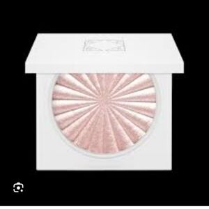 New ophra baked highlighter pillow talk